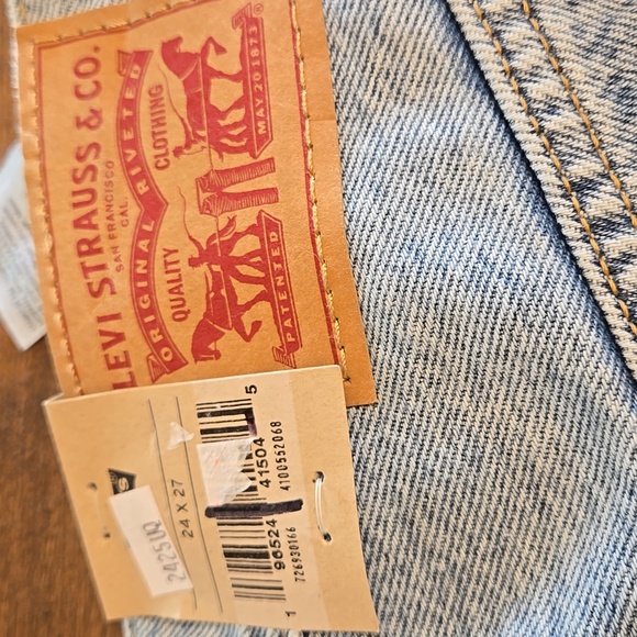 Levi's Ribcage Straight Ankle Distressed New With Tags 24 Inch Waist Size 0 - Picture 6 of 8